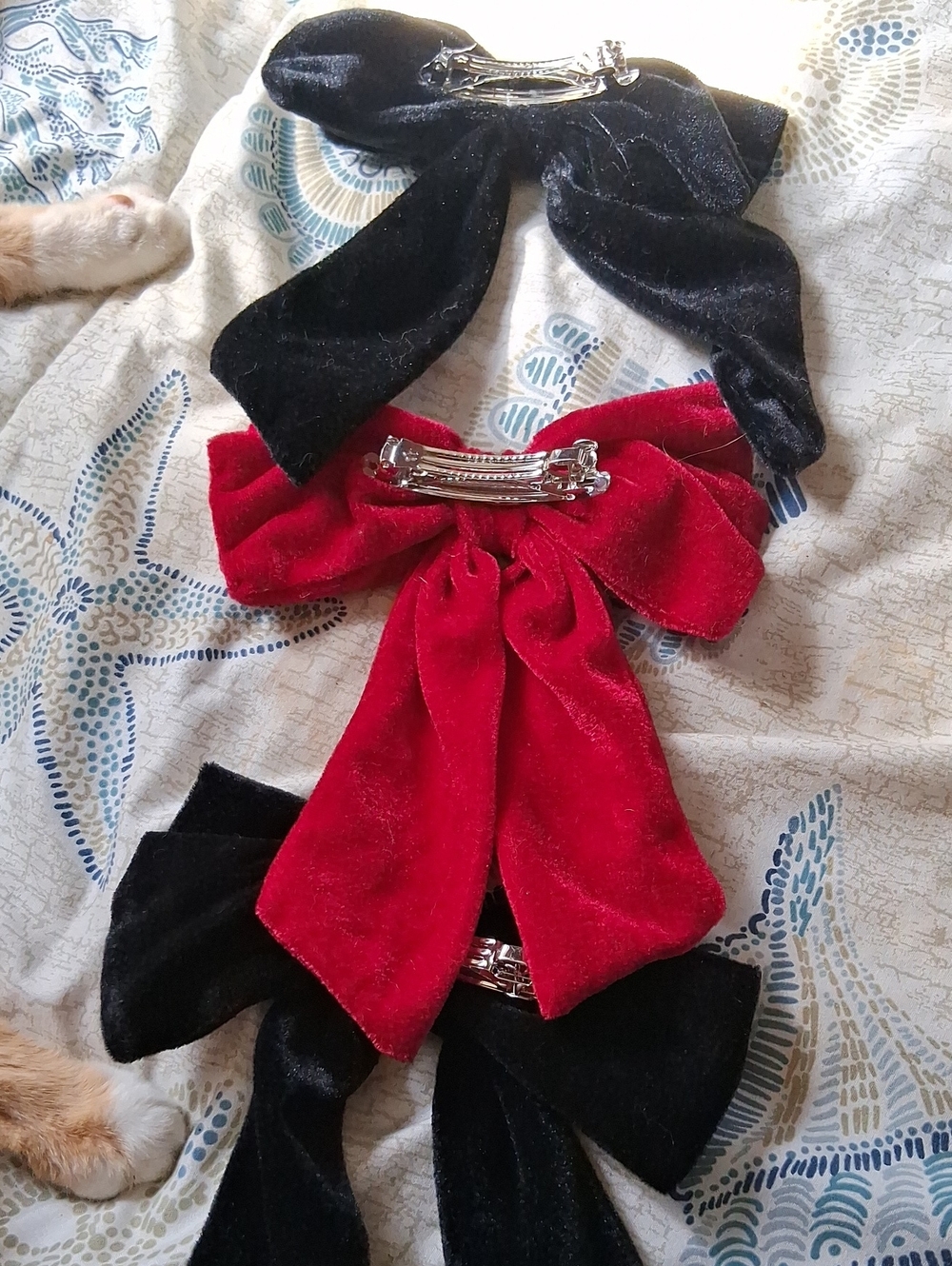 Velvet Hair Bows Trio in Black and Red - Picture 5 of 5